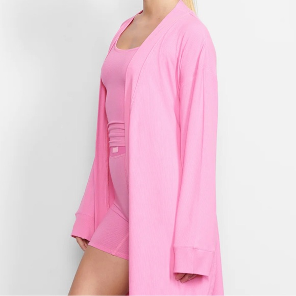 🆕SKIMS BUBBLE GUM PINK SOFT LOUNGE BELTED ROBE S/M NWT DEAD-STOCK STYLE - Picture 3 of 6